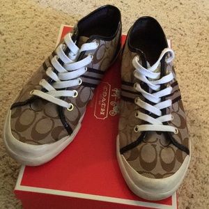 Khaki/chestnut Coach Shoes